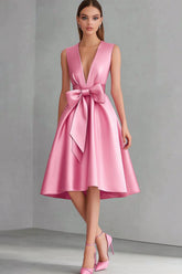 Rosa Midi Partykleid aus Satin mit V-Ausschnitt und Schleife